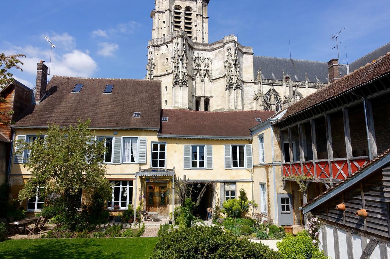 Le Jardin De La Cathedrale Bed and Breakfast Troyes Buitenkant foto